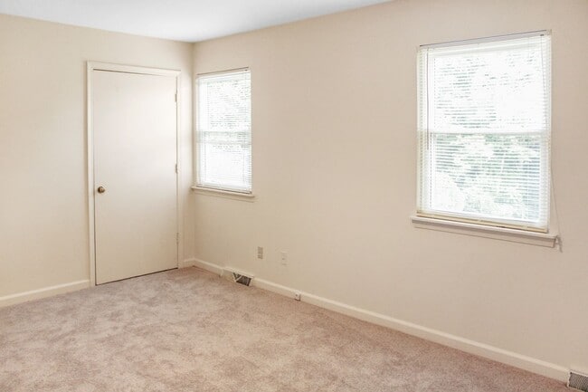 Building Photo - 2455 Whitney Ct