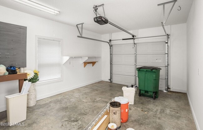 Building Photo - 2 Rockville Way