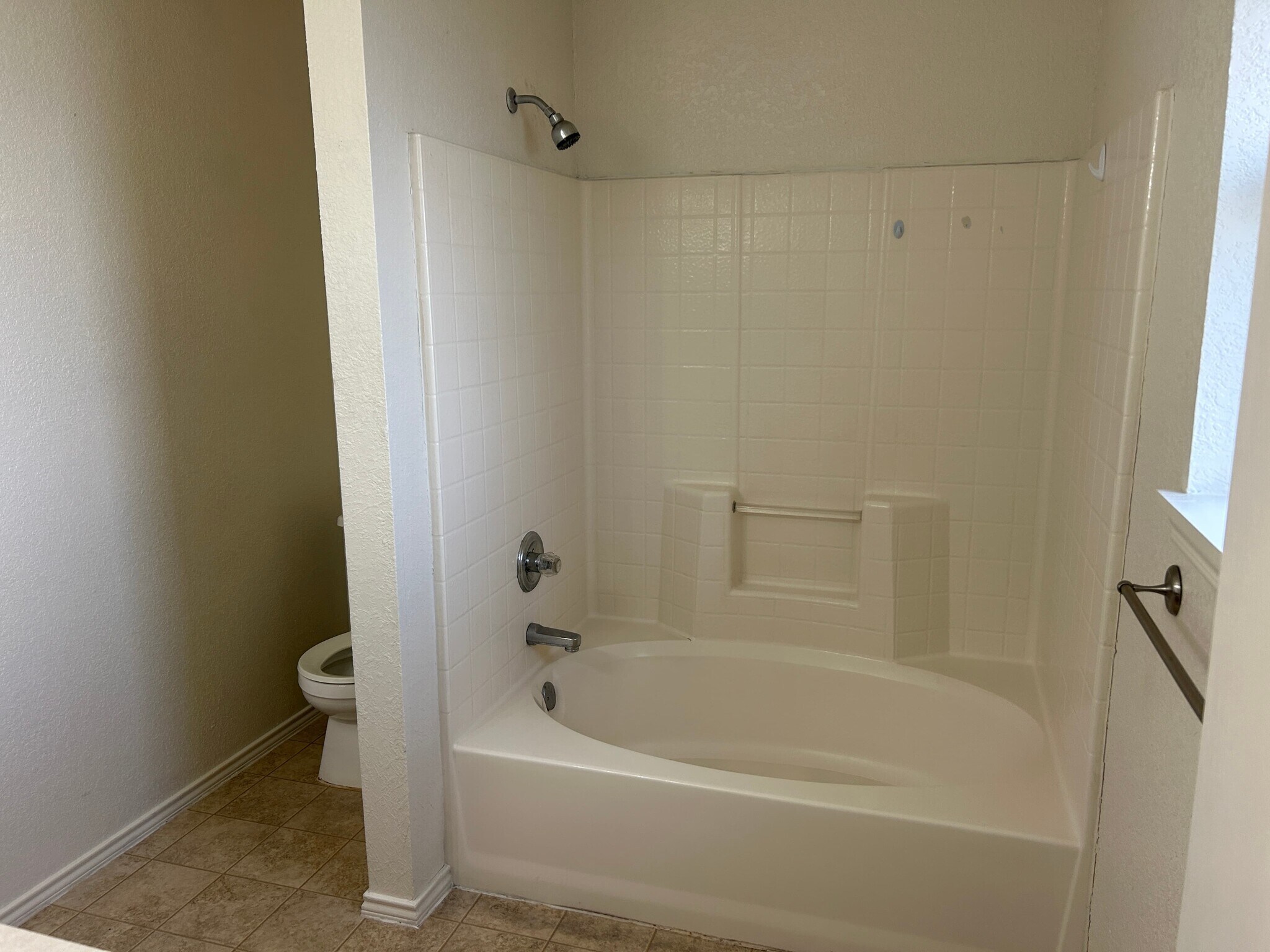 Building Photo - 2707 Mason Dr