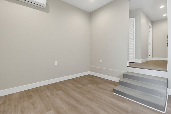 Building Photo - 54TH STREET 2985-2987 FRONT UNITS