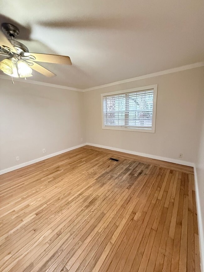 Building Photo - Three Bedroom Home in the Heart of Port Royal