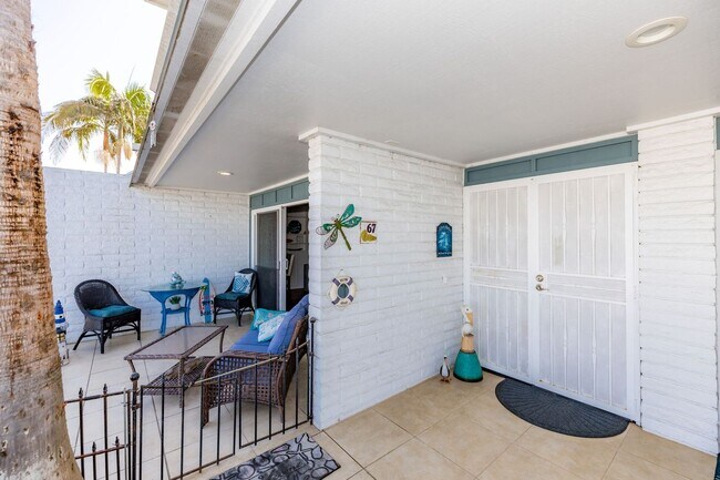 Building Photo - Single Level Condo on the Bay