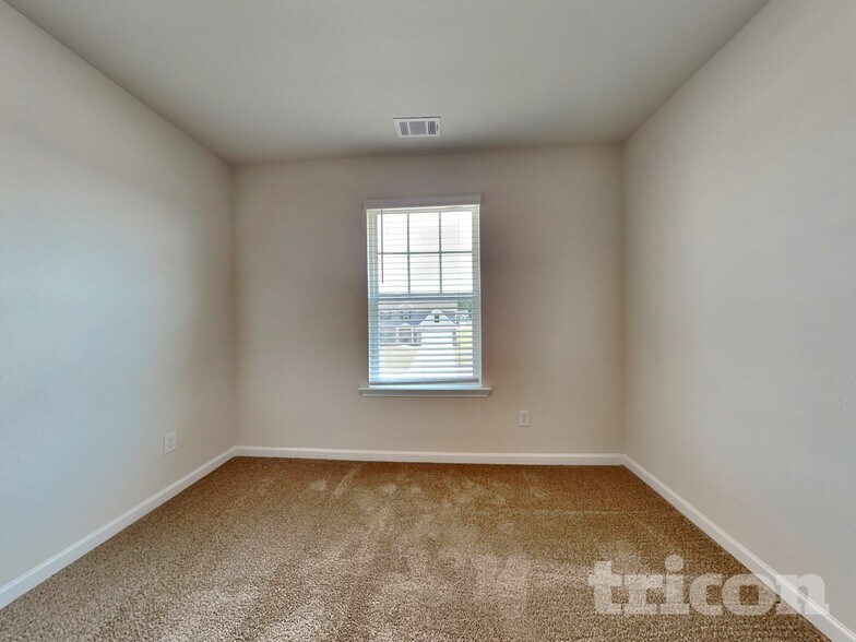 Building Photo - 1251 Fendt Dr