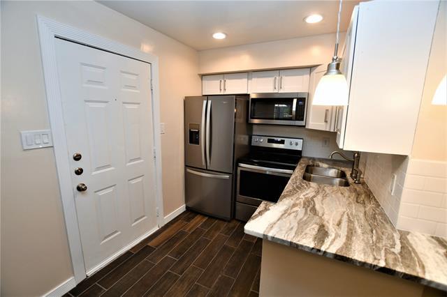 Building Photo - 9821 Walnut St