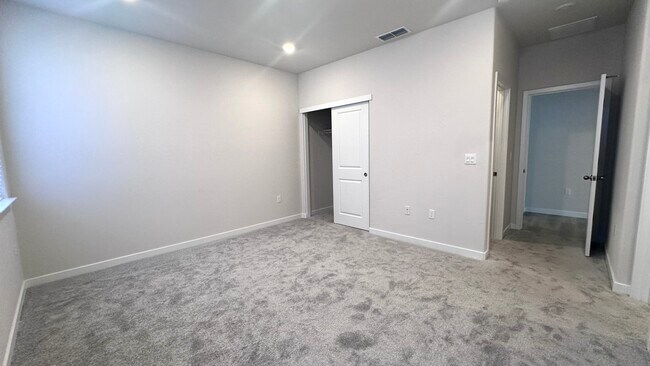Building Photo - 8024 Pasadena Dr