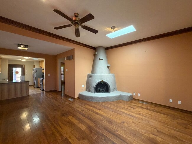Building Photo - Beautiful Luxury 2 Bedroom Townhome Available in Corrales!