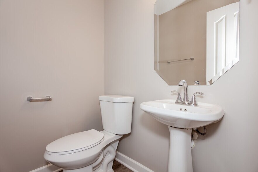 Building Photo - 4709 Brewer Dr