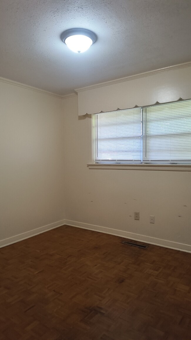 Building Photo - 2209 W 41st Ave