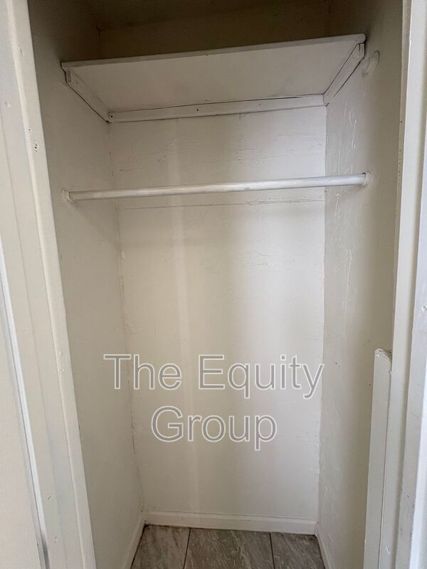 Building Photo - 326 S L St