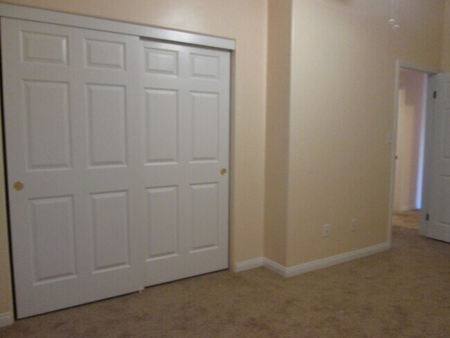 Building Photo - Oswell Park Gated Community COMING SOON!