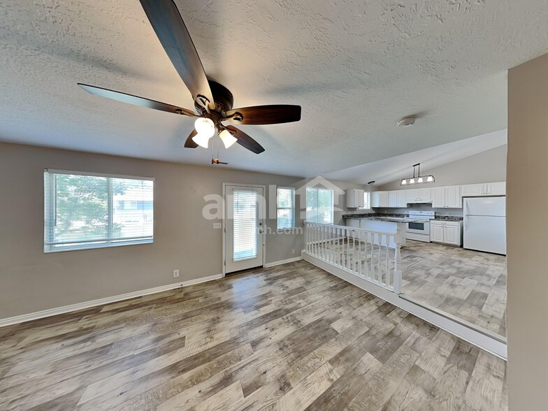 Building Photo - 2049 W 1175 S