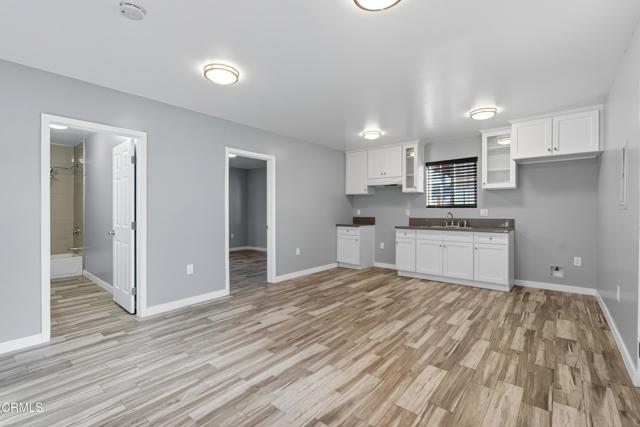Building Photo - 421 E Colden Ave