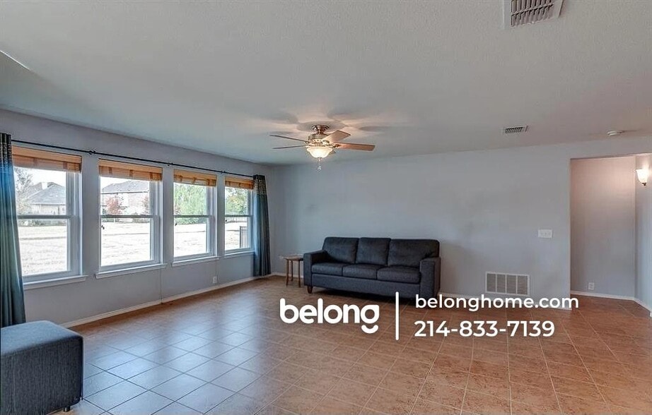 Building Photo - 15833 Coyote Hill Dr