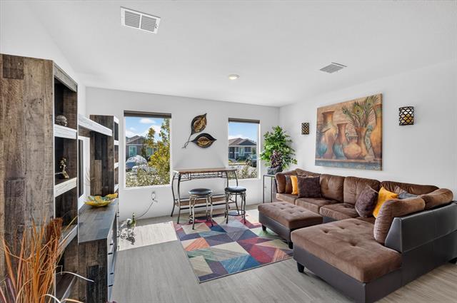 Building Photo - 6825 Sunbeam Cir