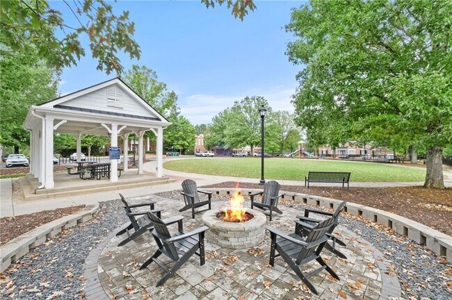 Building Photo - 283 Hiawassee Dr