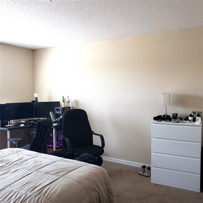 Building Photo - 2020 Leather Fern Dr