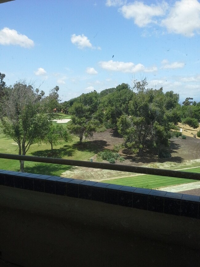 Building Photo - Terrific 1Br/1.5Ba Condo in Gated Masters Hill W/ Golf Course Views