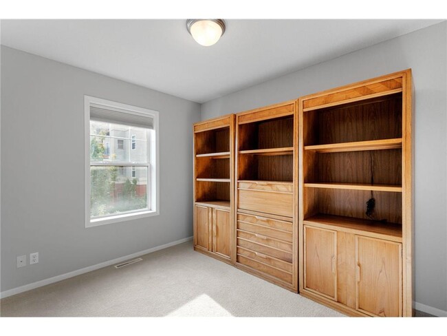 Building Photo - 1809 3rd St NE