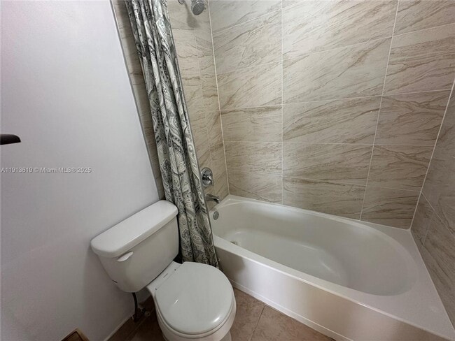 Building Photo - 1400 Jefferson Dr