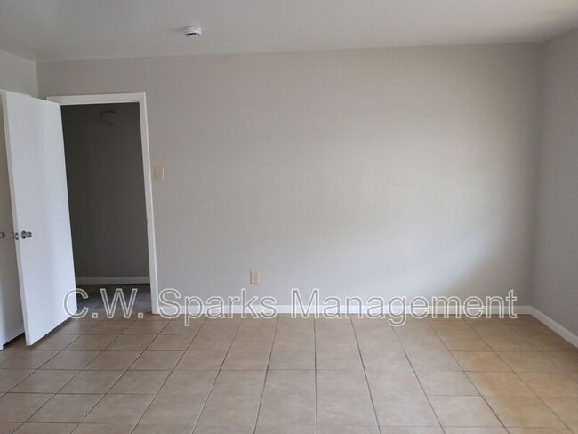 Building Photo - 635 Highfall Dr