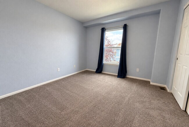 Building Photo - 15377 E 101st Pl