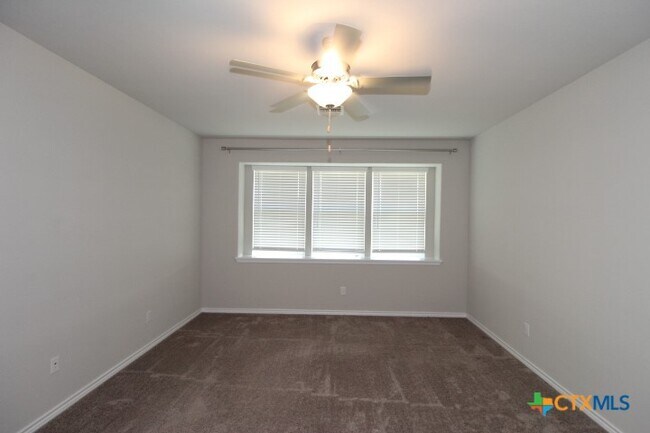 Building Photo - 6307 Verde Dr