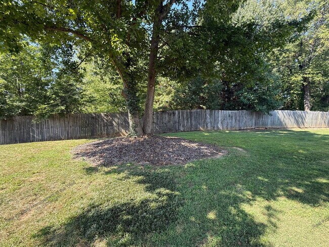 Building Photo - 127 Edgedale Ct