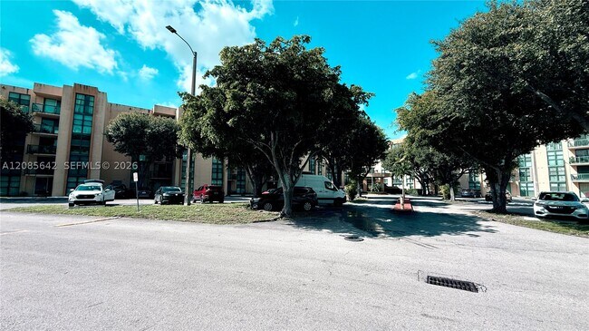 Building Photo - 11800 SW 18th St