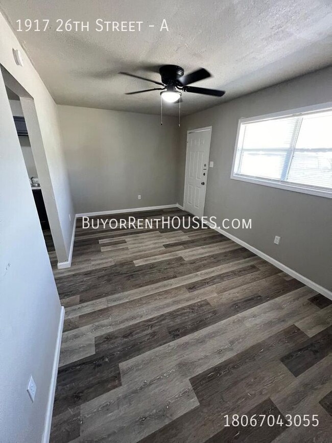 Building Photo - $499 Move-In Special (+ admin fee) + $0 De...