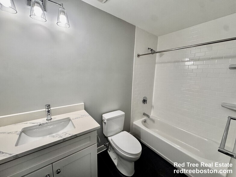 Building Photo - 97 Spring St