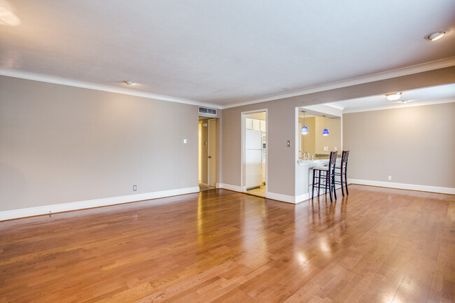 Building Photo - 5937 E University-227