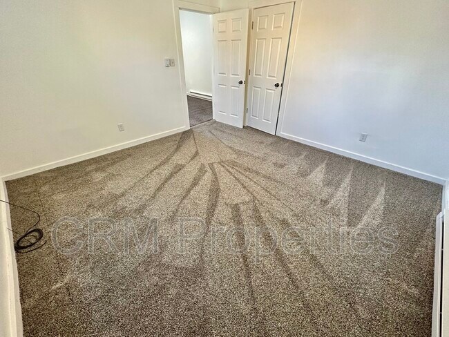 Building Photo - 723 W Jefferson St