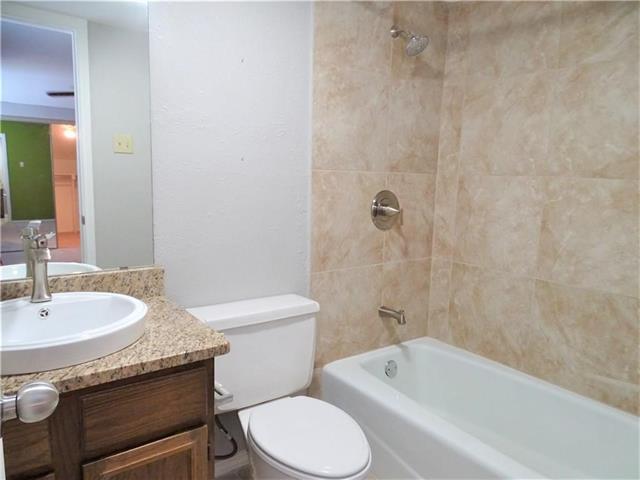 Building Photo - 2252 Jackson Cir