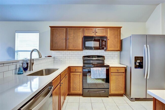Building Photo - 356 Housefinch Loop