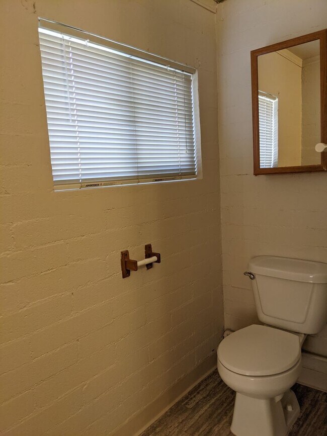Building Photo - One Bedroom One Bath Home
