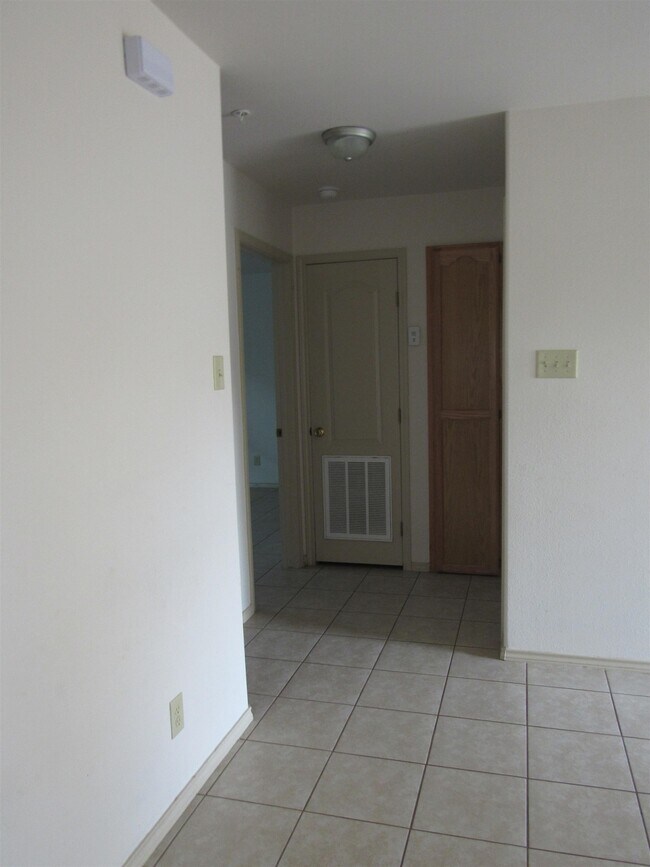 Building Photo - 1720 Juarez Ave
