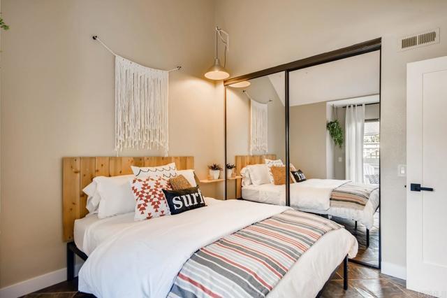 Building Photo - 536 Via De La Valle