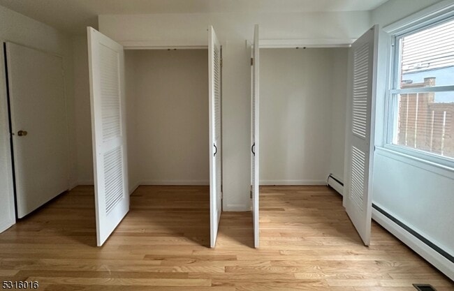 Building Photo - 1 Oak Grove Rd