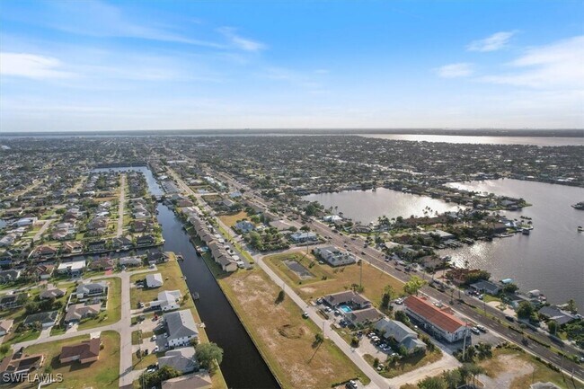 Building Photo - 610 SW 47th Terrace