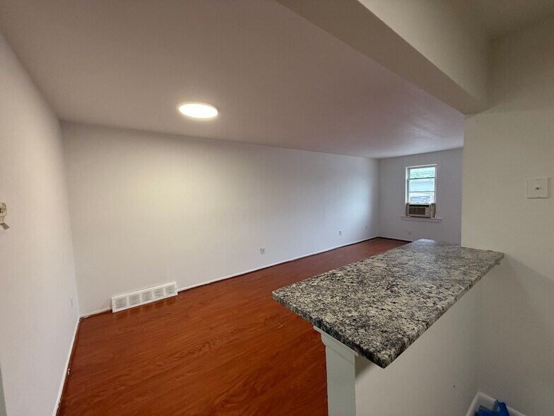 Building Photo - 1019 Red Lion Rd