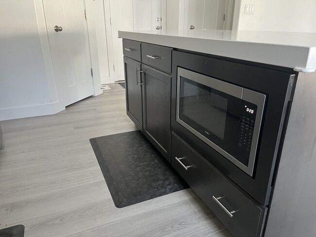 Building Photo - 4592 Rustic Ranch Way