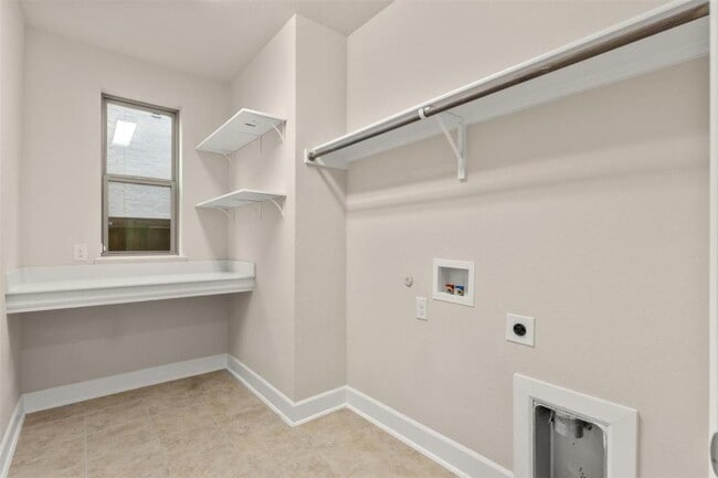 Building Photo - 1725 Rolling Heights Ln