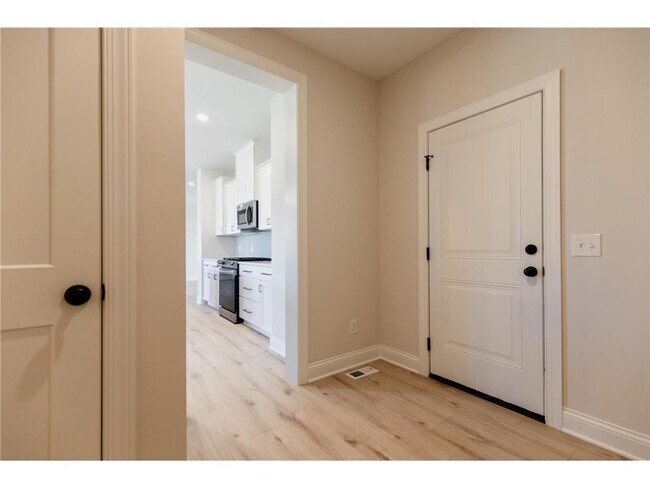 Building Photo - 10226 Arrowwood Path