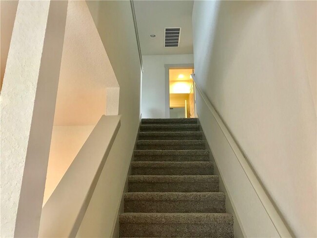 Building Photo - 10408 Fulton Ave