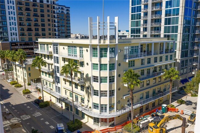 Building Photo - 1212 E Whiting St