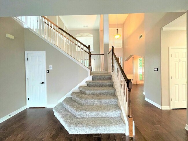 Building Photo - 16407 Stone Prairie Dr