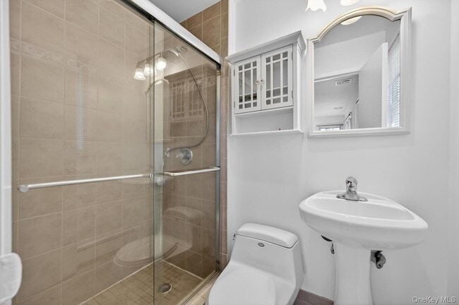 Building Photo - 8 Blueberry Ln