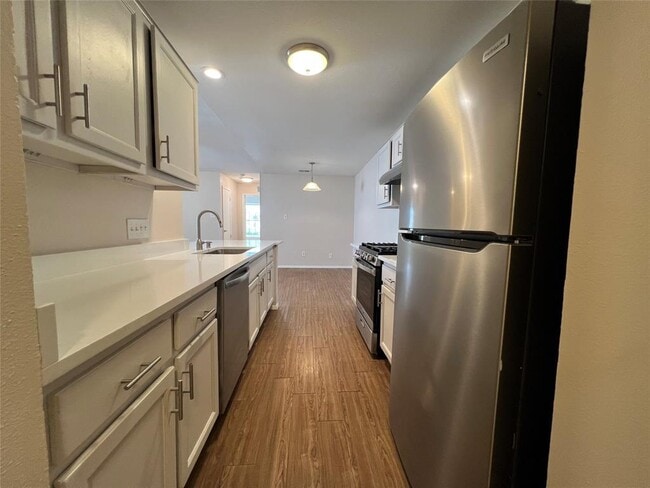 Building Photo - 12302 Alderbrook Dr