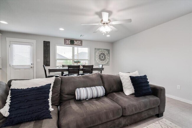 Building Photo - 144 Syrah Ct