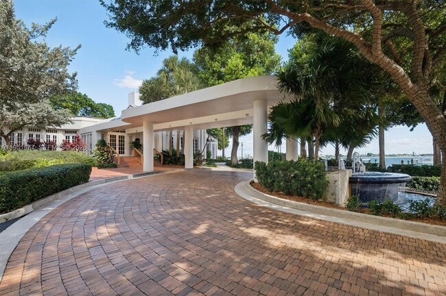 Building Photo - 4000 Towerside Terrace